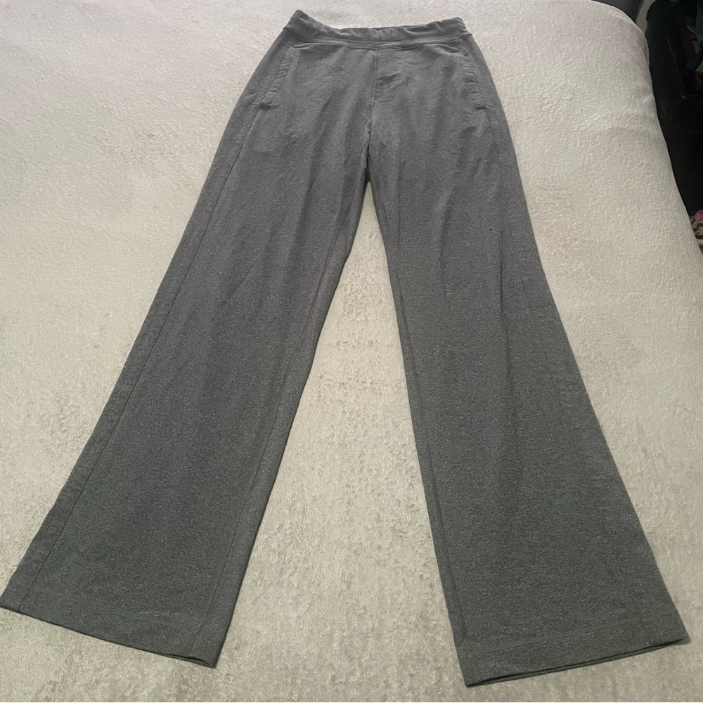 Lululemon relaxed fit pant size medium in grey tall fit
